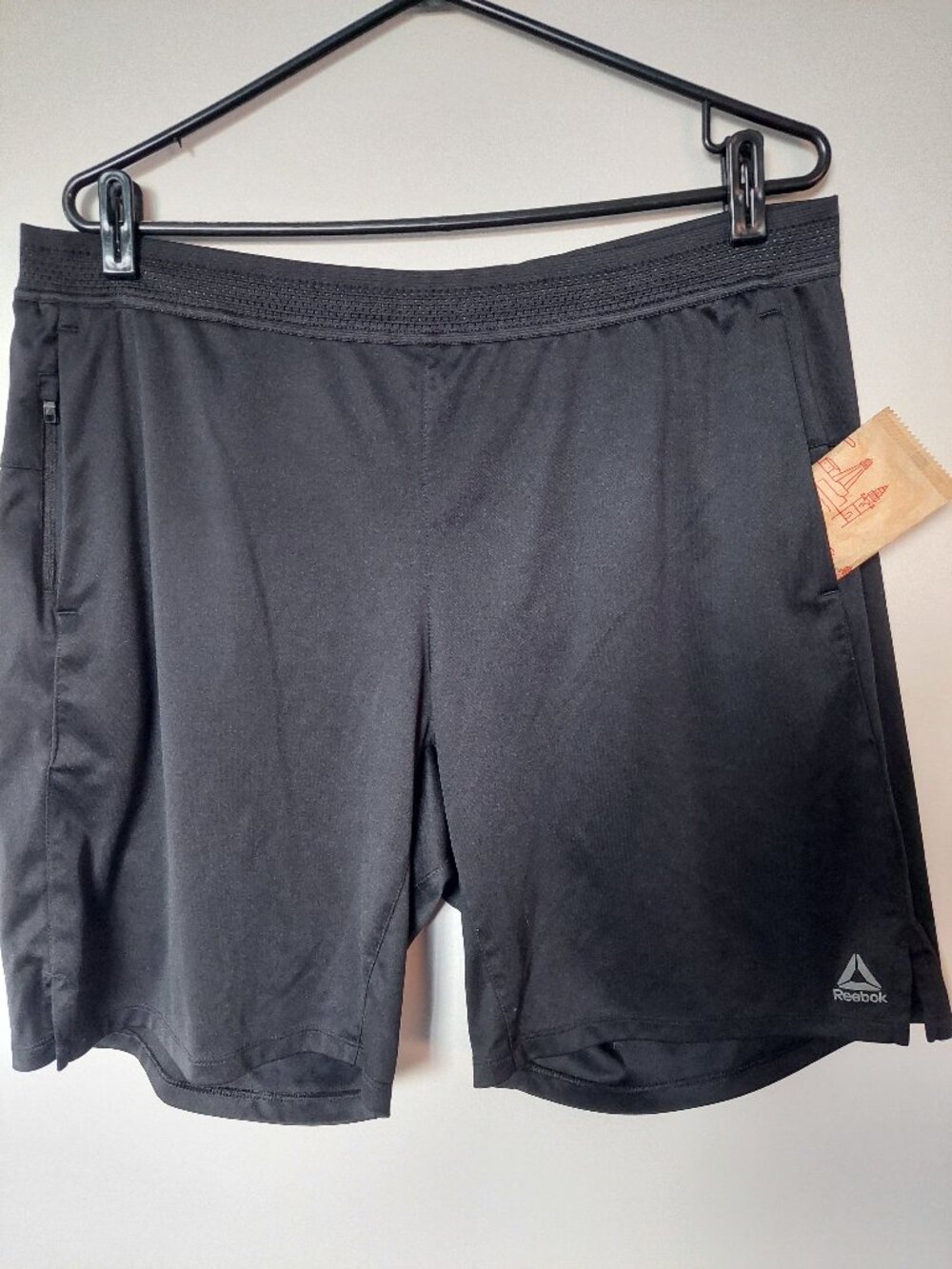 Reebok Men's Size XL Speedwick performance Training Shorts Black Zipped